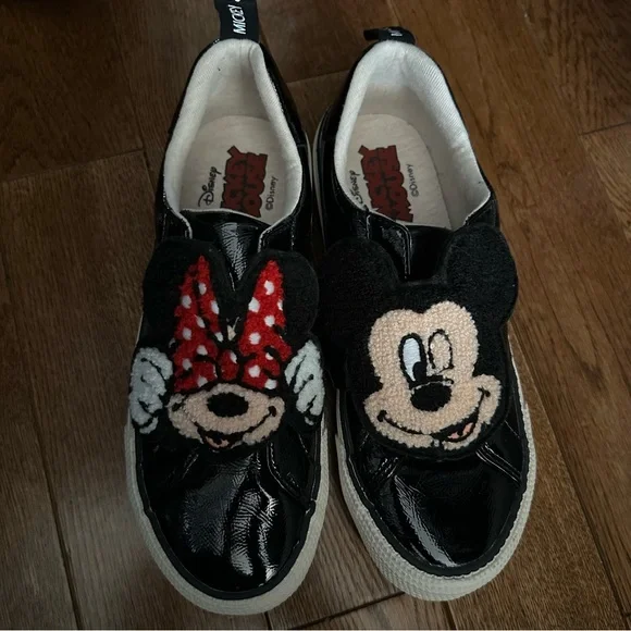 Mickey and Minnie shoes - Picture 2 of 9